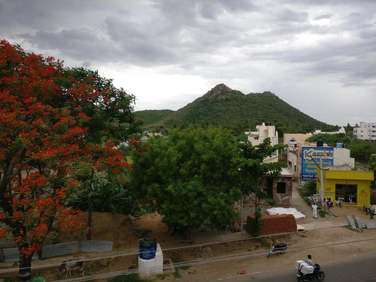 Selvalakshmi Restaurant And Lodge Tiruvannamalai Exterior photo